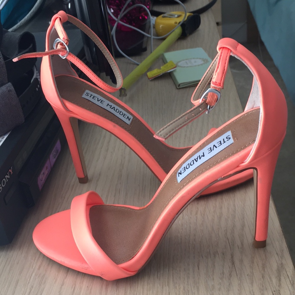 Steve Madden Stecy coral sandals size 6